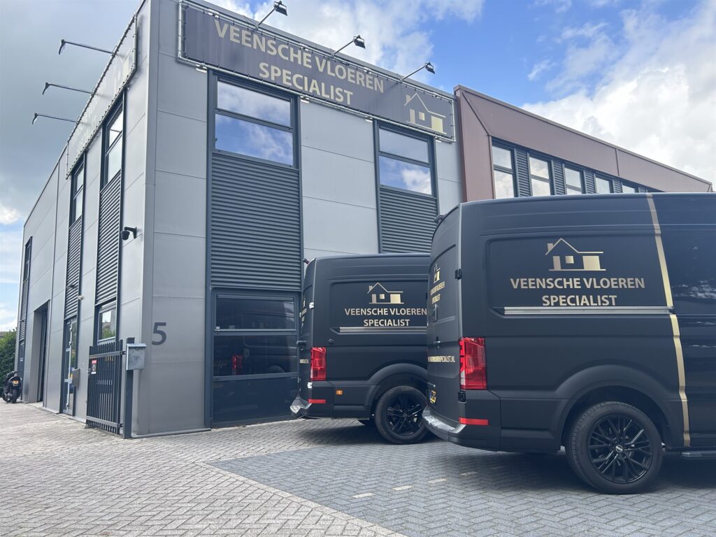 Showroom met bussen horizontal